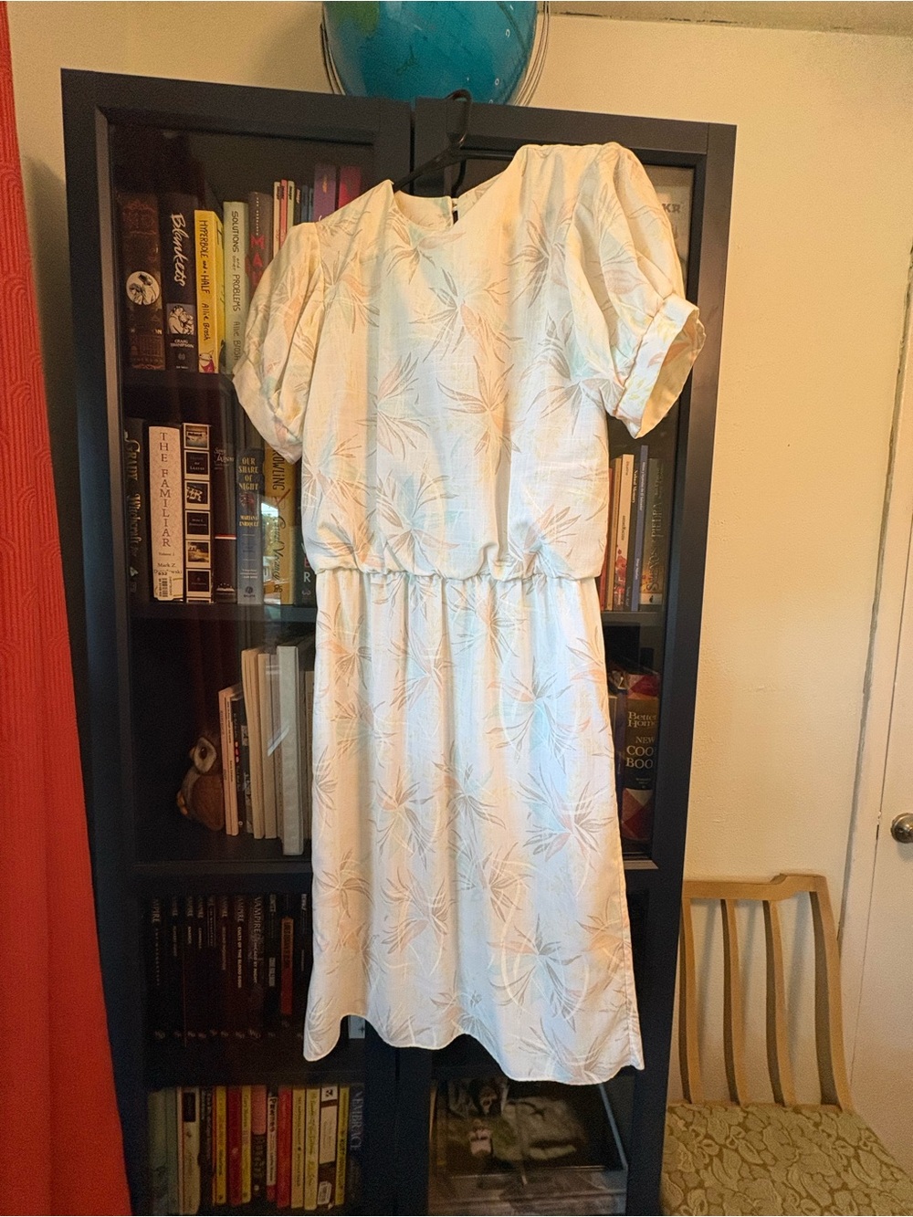 1980s Vintage white dress with light palm leaf and swirl pattern
